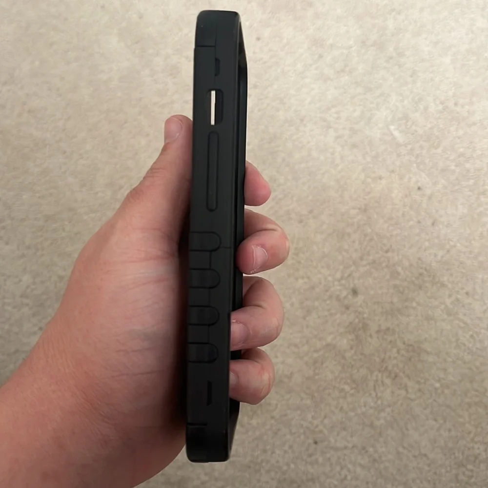 iPhone 13, all black solid case